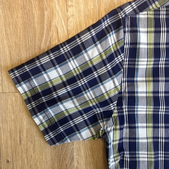 Men’s Bluenotes Green and Blue Plaid Collared Button Down Shirt.  Size Medium - Picture 4 of 12